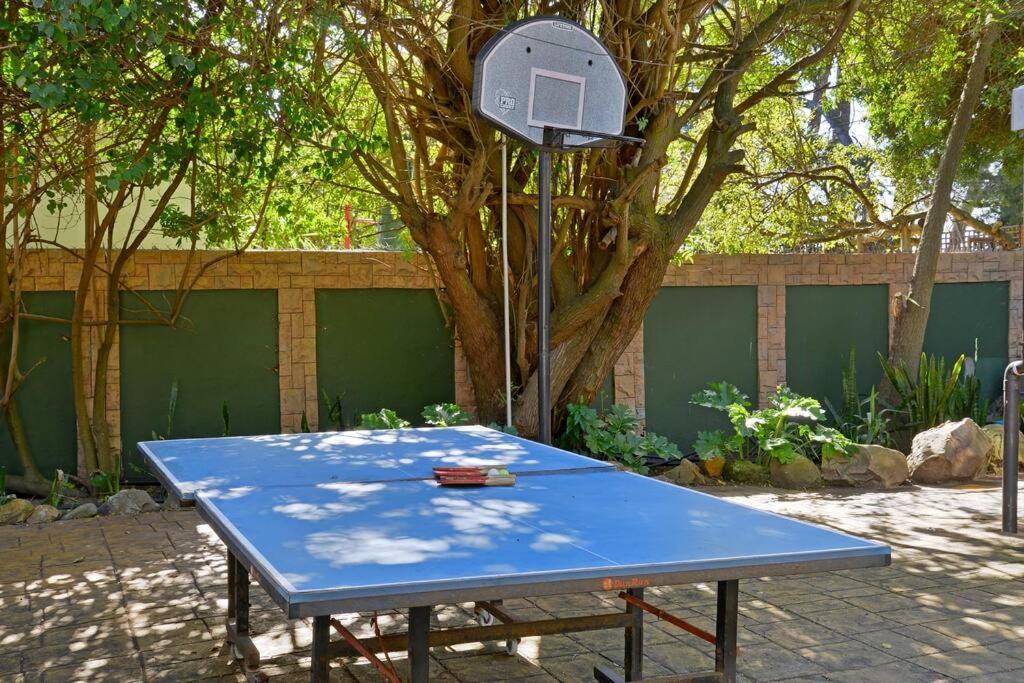 Mawethu Peaceful Garden With Covered Pool And Braai Area Città del Capo Esterno foto
