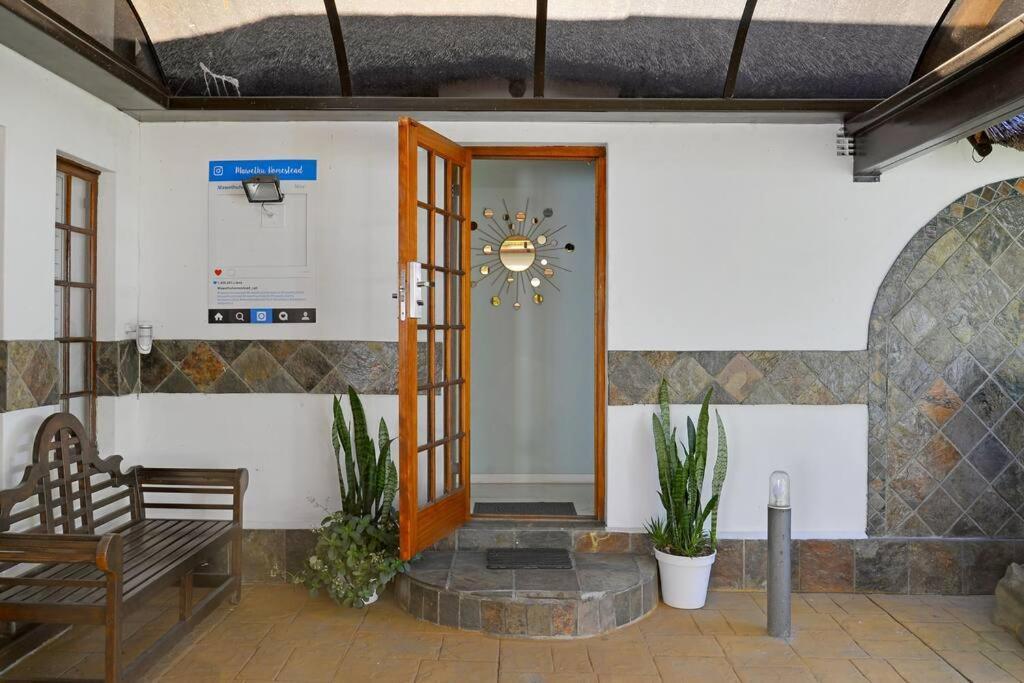 Mawethu Peaceful Garden With Covered Pool And Braai Area Città del Capo Esterno foto